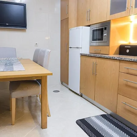 Premium Location 3 Bedroom *