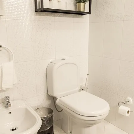 Premium Location 3 Bedroom *